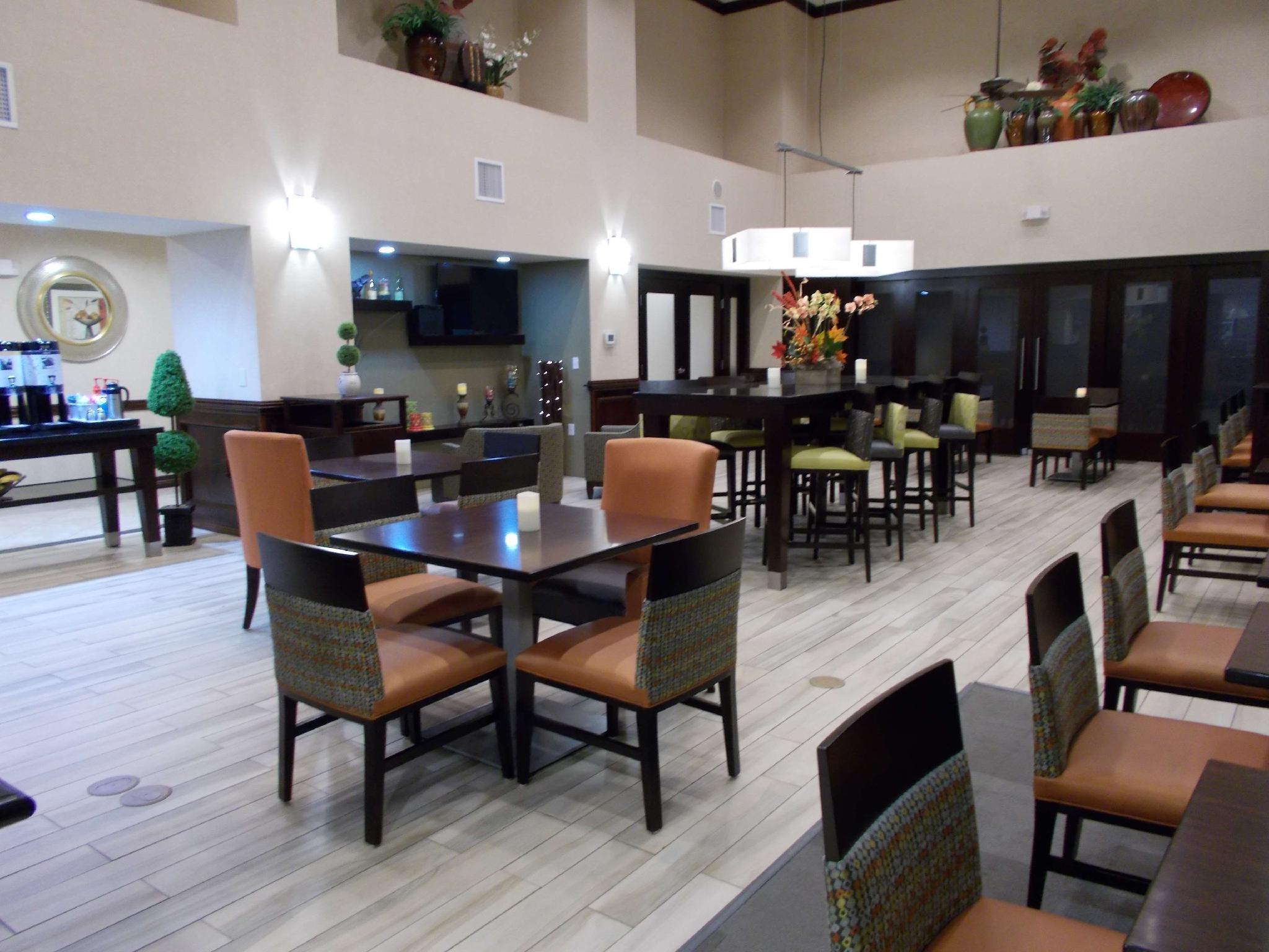 Hampton Inn & Suites Lubbock Exterior photo