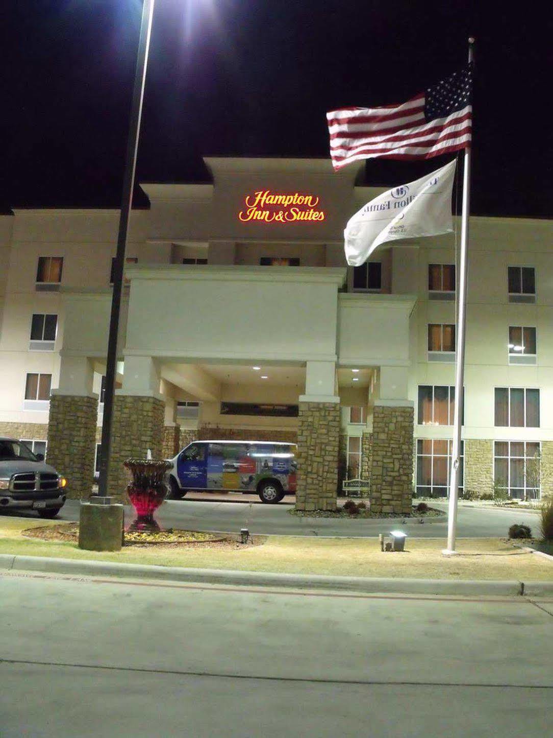 Hampton Inn & Suites Lubbock Exterior photo